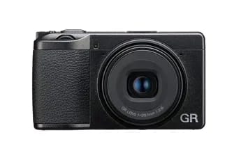GR III x HDF le Compact Expert Haut de Gamme, ideal pour les photos prises sur le vif