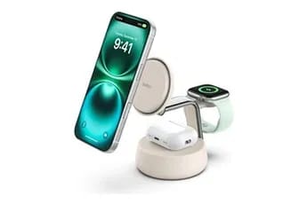 Station de recharge 3-en-1 Qi2, 25W, cable et adaptateur secteur USB-C inclus, sable.