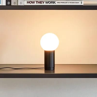 HAY Turn on lampe à poser LED dimmable pied noir